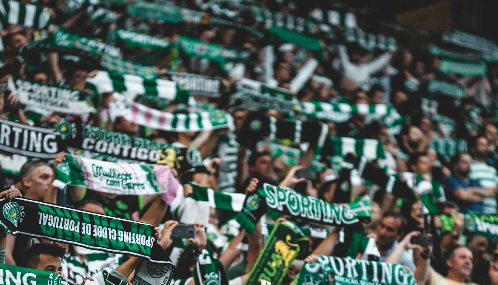 Fans Background